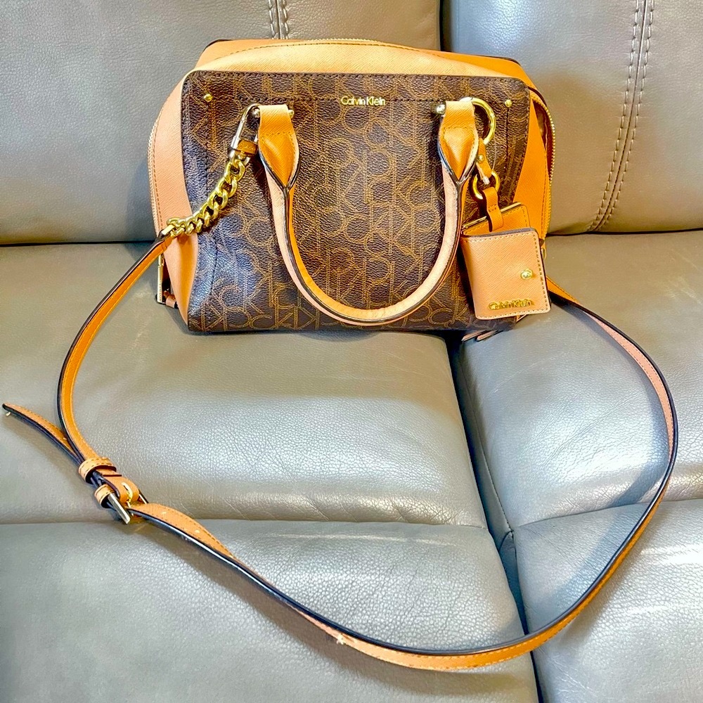 Calvin Klein Boxy Signature Satchel